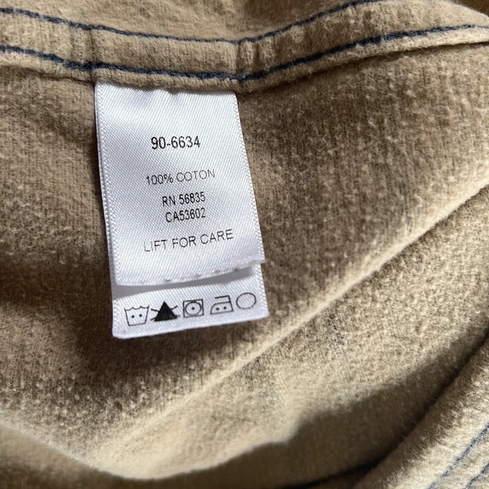 Cabelas button down - Picture 7 of 7
